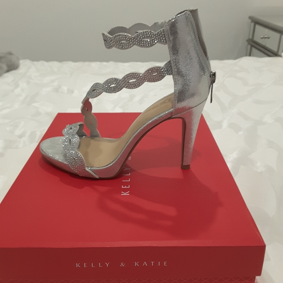 Kelly & Katie Shoes - 💕 Kelly & Katie Silver Heels